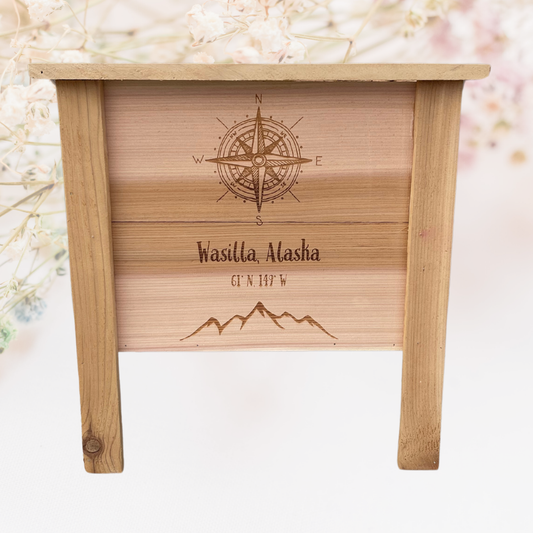 Wasilla AK Compass Small Cedar Planter